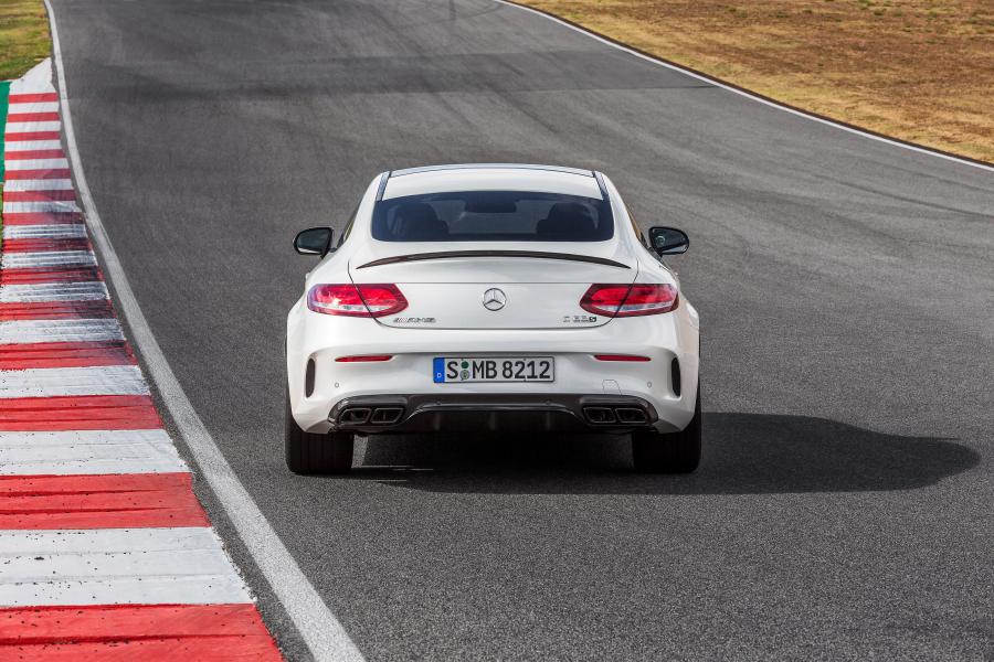  Mercedes-AMG C63 S Coupe 2015 года  (фото 17 из 40)